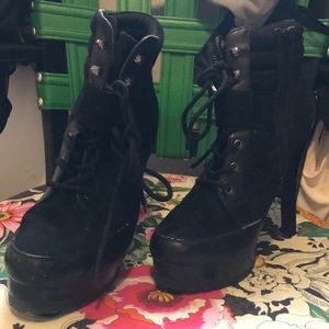 Jennifer Lopez heeled ankle boot